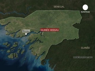 Un grupo de soldados ataca la sede del Estado Mayor de...