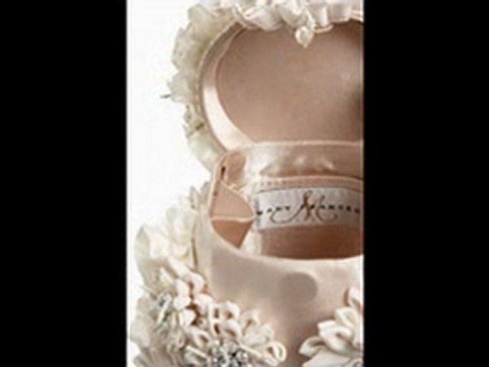 Mary Frances Accessories White Dahlia Evening Bag