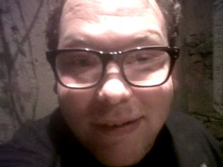 bobby des bois joue aux fléchettes