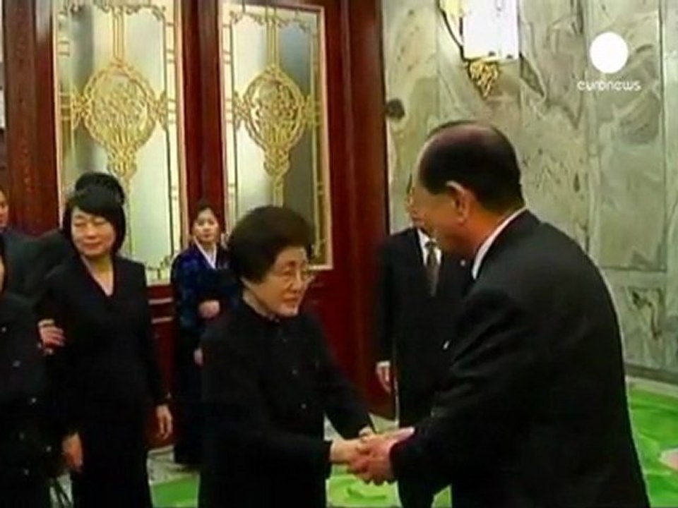 Devant la dépouille de son père, Kim Jong-un,...