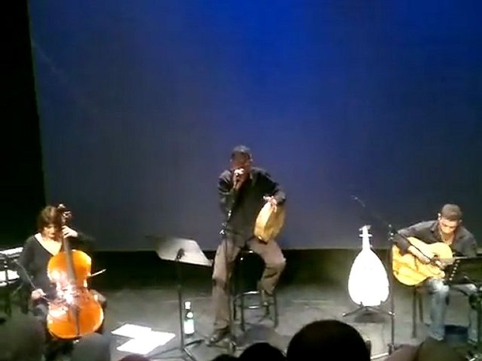 SPECTACLE MATOUB_1_par Salah GAOUA à Lyon "Tighri n'Tadjalt" (la complainte de la veuve)