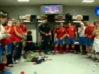 La Reina "se coló" en el vestuario de la 'Roja'