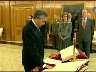 Los nuevos ministros prometen sus cargos ante el Rey