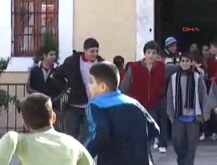 Kuşadası'nda Deprem Okulun Güvenlik Kamerasına Böyle Yansıdı