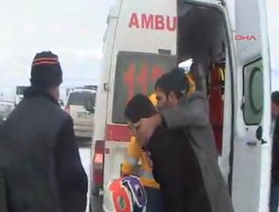 Kaza Geçirdiler Kimse Fark Etmeyince Donarak Öldüler