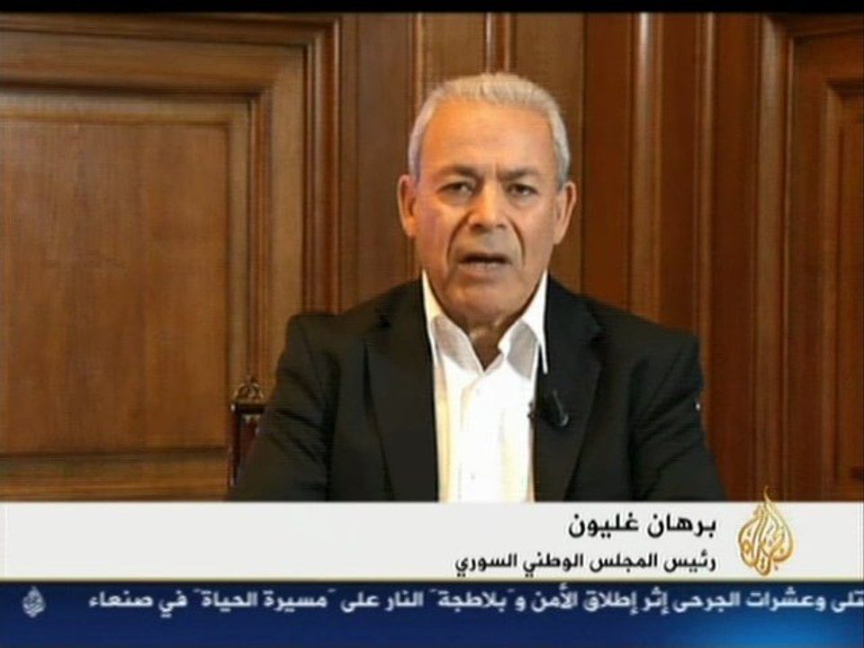 Aljazeera syria news 25.12.2011 خالد أبو صلاح من تحت القصف ومحاولة انقاذ شهيد في حمص أخبار سورية الجزيرة