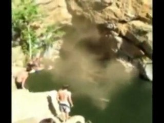 Un salto de 30 metros que acaba mal