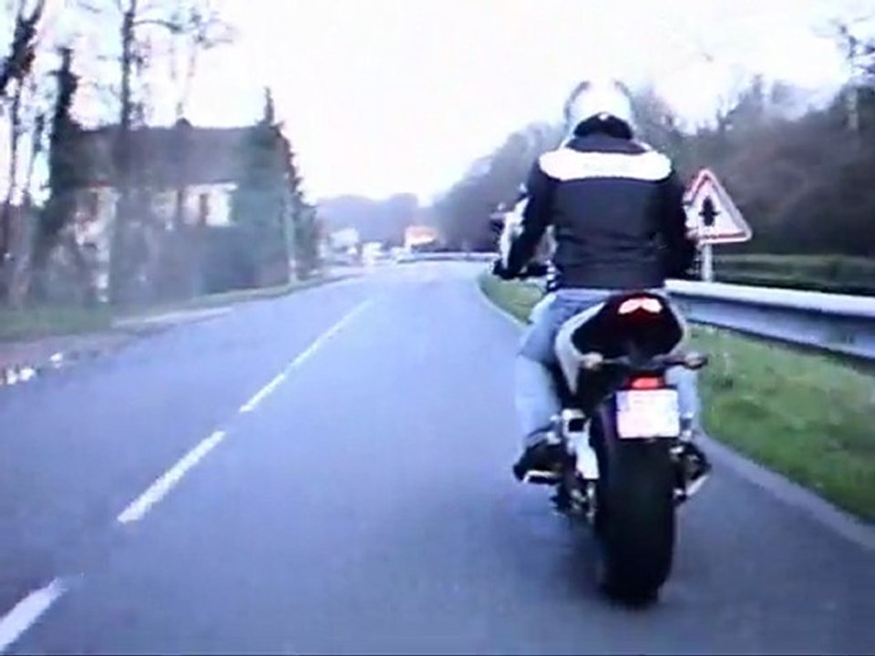 FZ6-Hornet26-12-11