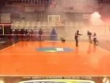Deportes: Un partido de vóleibol femenino en Grecia acaba en agresión