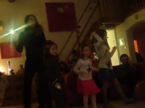 25/12/2011 Just dance entre filles