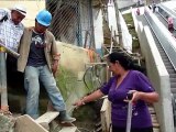 Colombia estrena escaleras mecánicas en barrio pobre