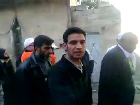 Syrie: les observateurs dans les rues bombardées de Homs