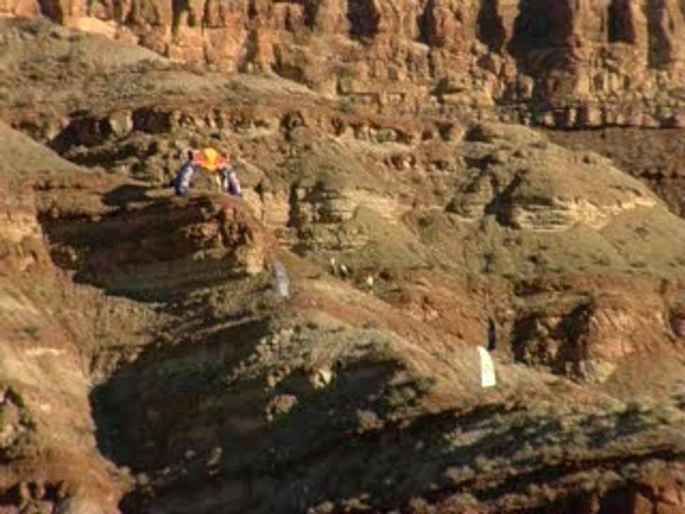 vtt descente impresionnante avec chutes