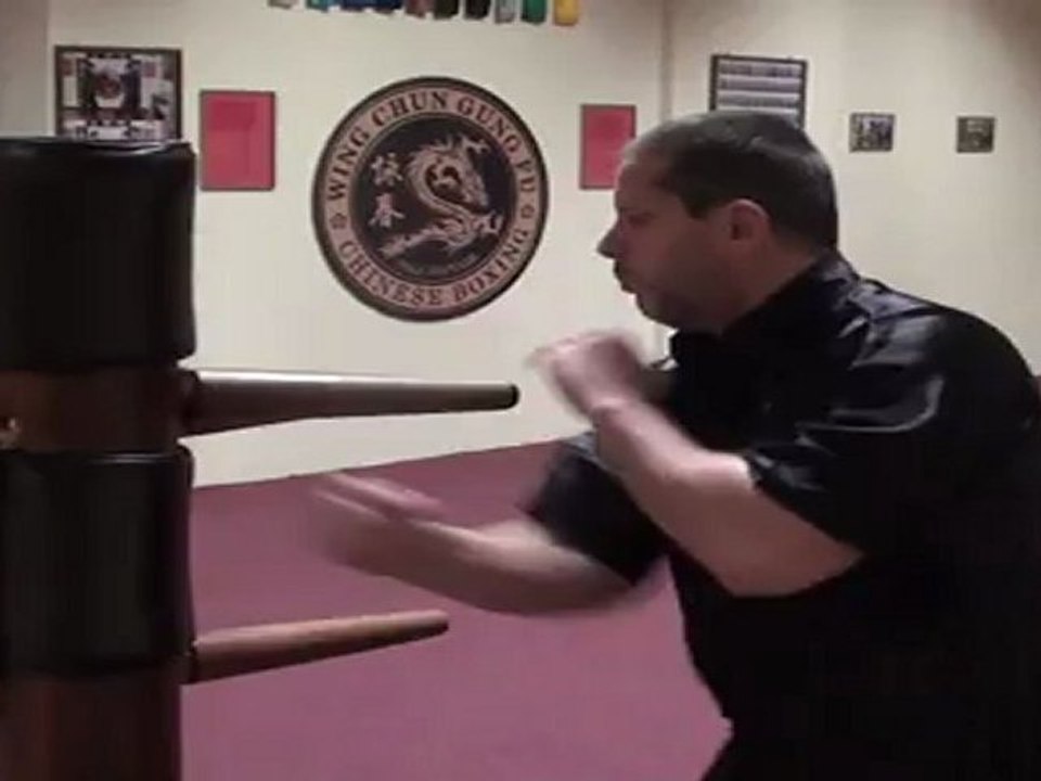 DAI-SIFU : KOUTSOGIANNIS ANTONIS  WING CHUN KUNG FU - GOLDEN DRAGONS FAMILY - THESSALONIKI -TRIANDRIA  - WOODEN DUMMY