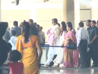 Mommy Aishwarya Rai Bachchan Remains Mum About Beti 'B' - Bollywood News