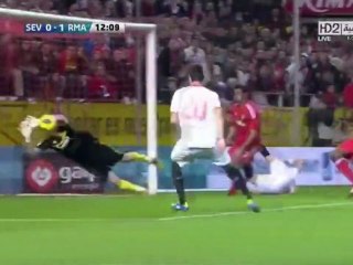 Le plus belle parade de 2011 pour... Iker Casillas !