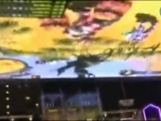 Paga 15.000 $ por jugar en una pantalla de 250 metros