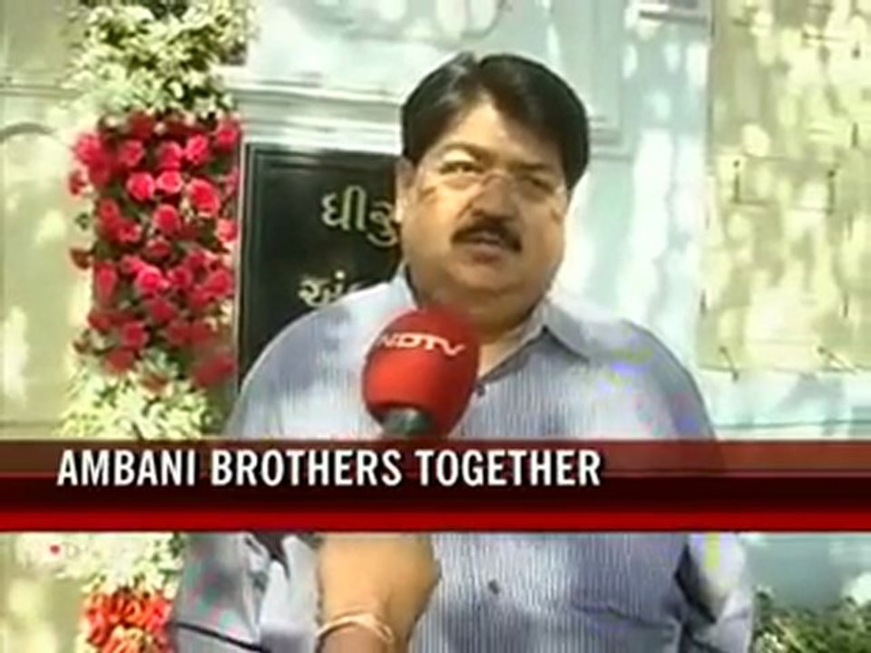 Ambani bros inaugurate Dhirubhai Memorial amid talk of truce