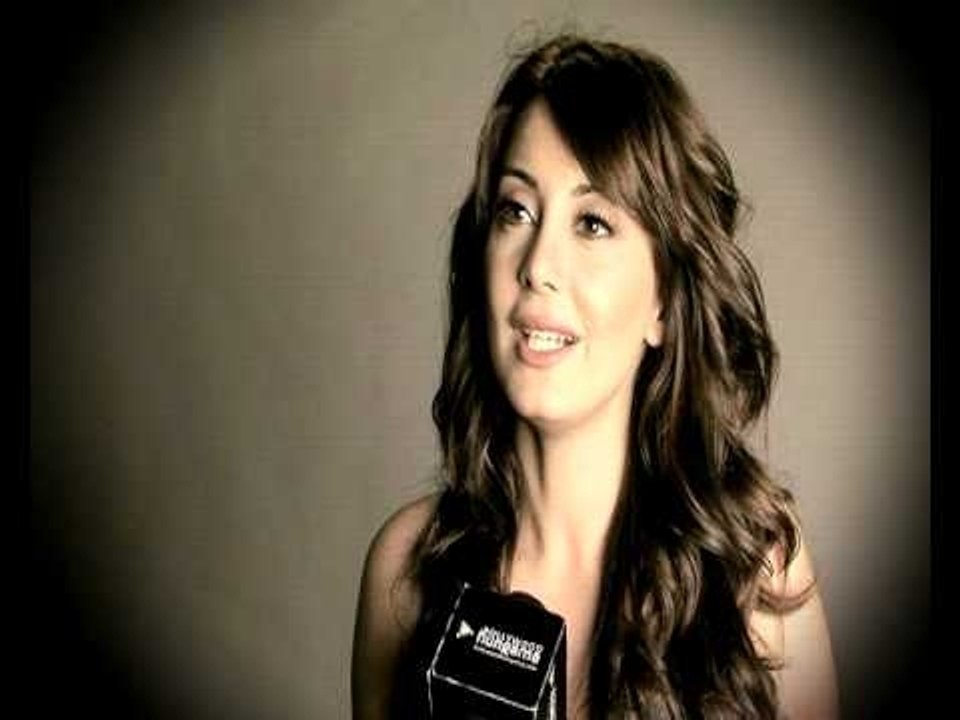 Beautiful & Sexy Minissha Lamba on Bollwood Hungama Photoshoot