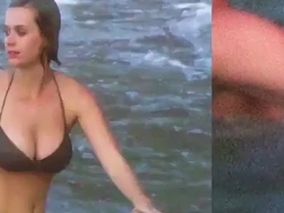 SNTV - Katy Perry's Christmas Bikini