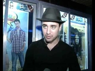 Imran Khan Watches - Mere Brother Ki Dulhan - With his Fans