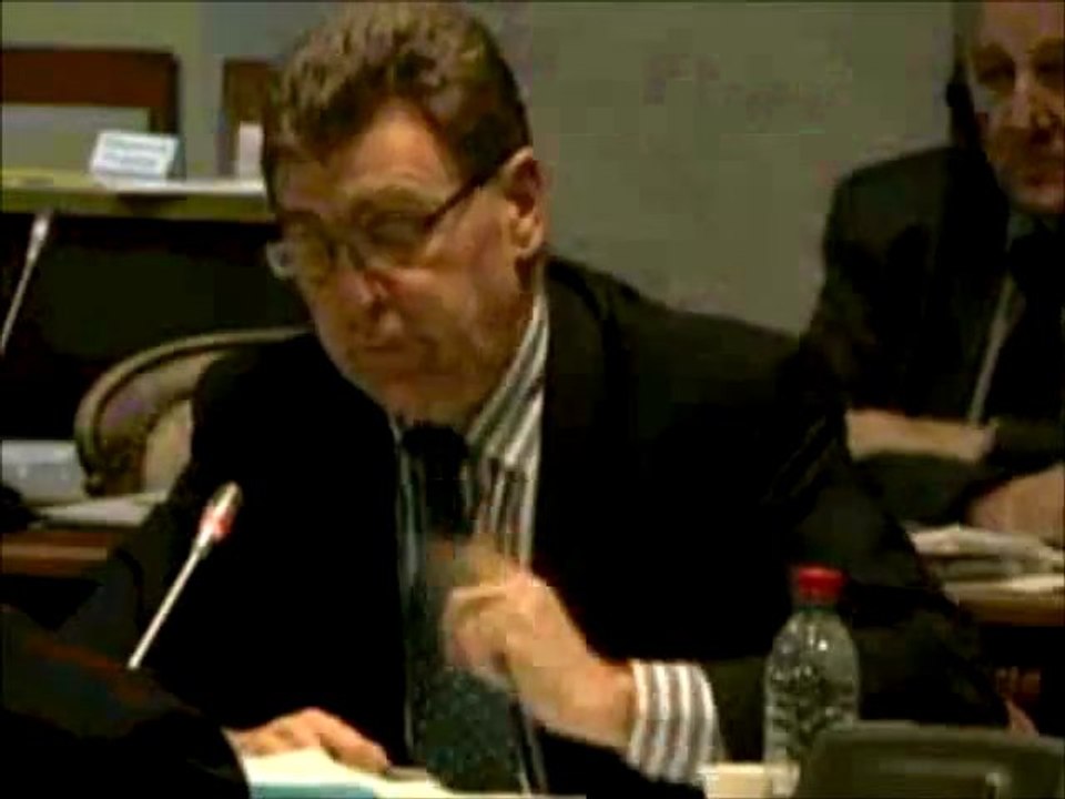 Jean-Claude ROBERT. Mises au point sur le Plan Patrimoine Insertion et sur les Foyers de Jeunes Travailleurs. Séance des 15 et 16 décembre