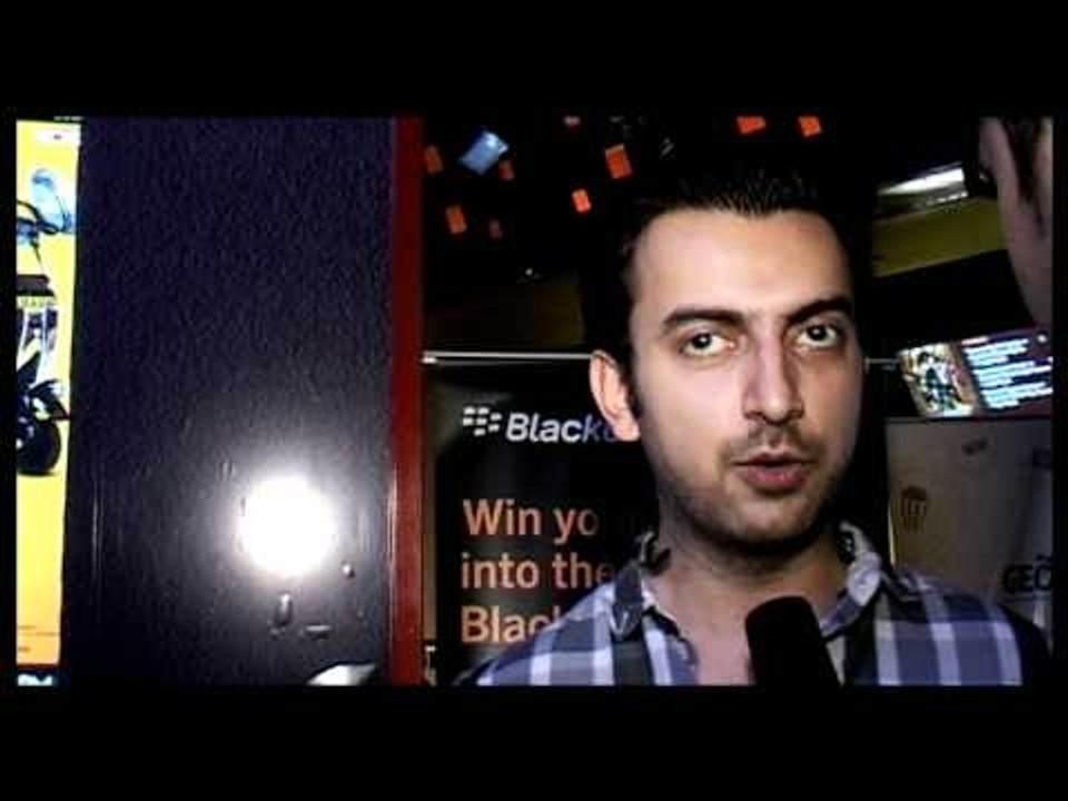 Zayed Khan & Dia Mirza Sell 'Love Breakups Zindagi' Theatre Tickets