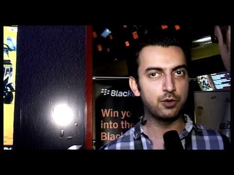 Zayed Khan & Dia Mirza Sell 'Love Breakups Zindagi' Theatre Tickets