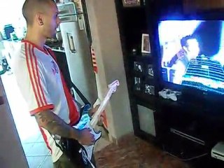 TOCANDO LA GUITARRA NAWY. 3-4-11.