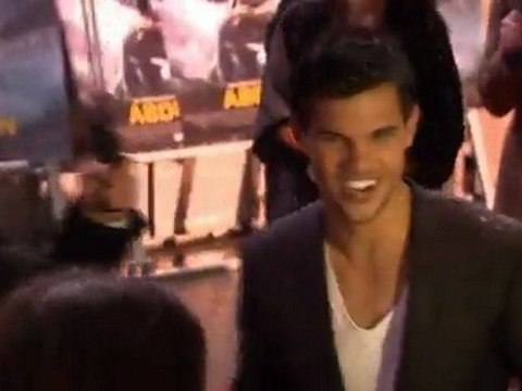 People says gay Taylor Lautner cover 100 percent fake .