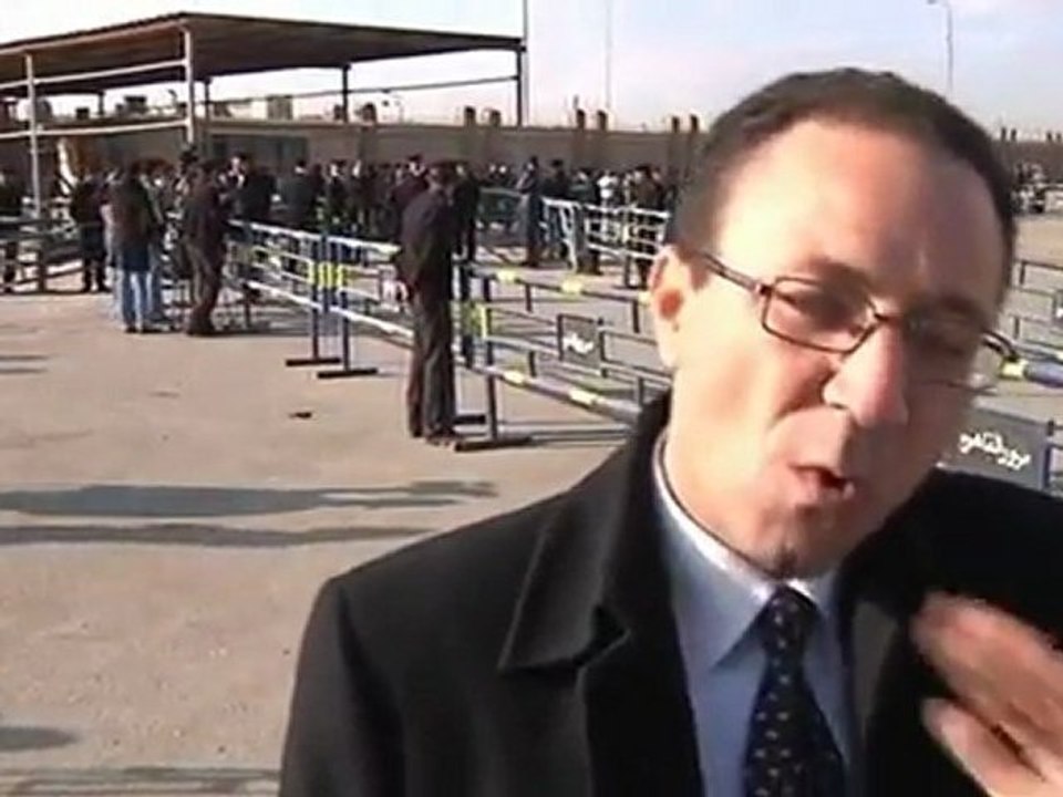 Mubarak trial resumes after delay.