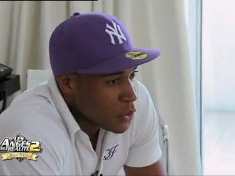 Les Anges de la télé réalité 2 Senna en mode René la teube