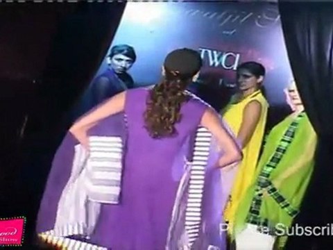 Hot Babes Walks On Ramp Showing Umair Jafar's Collection
