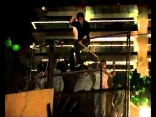 SRK's Late Night Birthday Celebrations with Fans