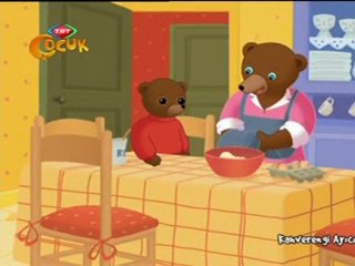 Kahverengi AYICIK Annesine Yardim Ediyor