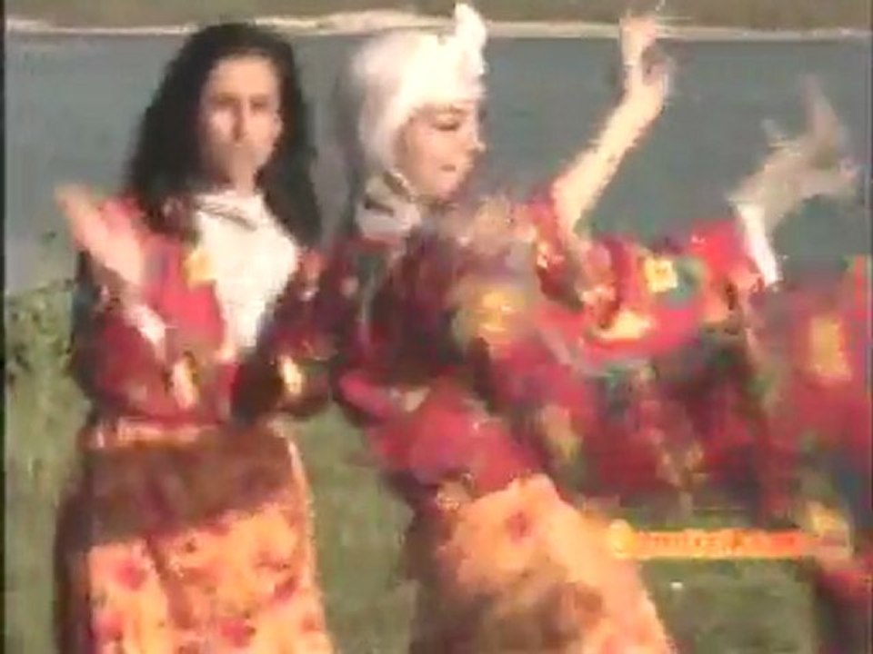 YÜKSEK YÜKSEK TEPELERE EV KURMASINLAR