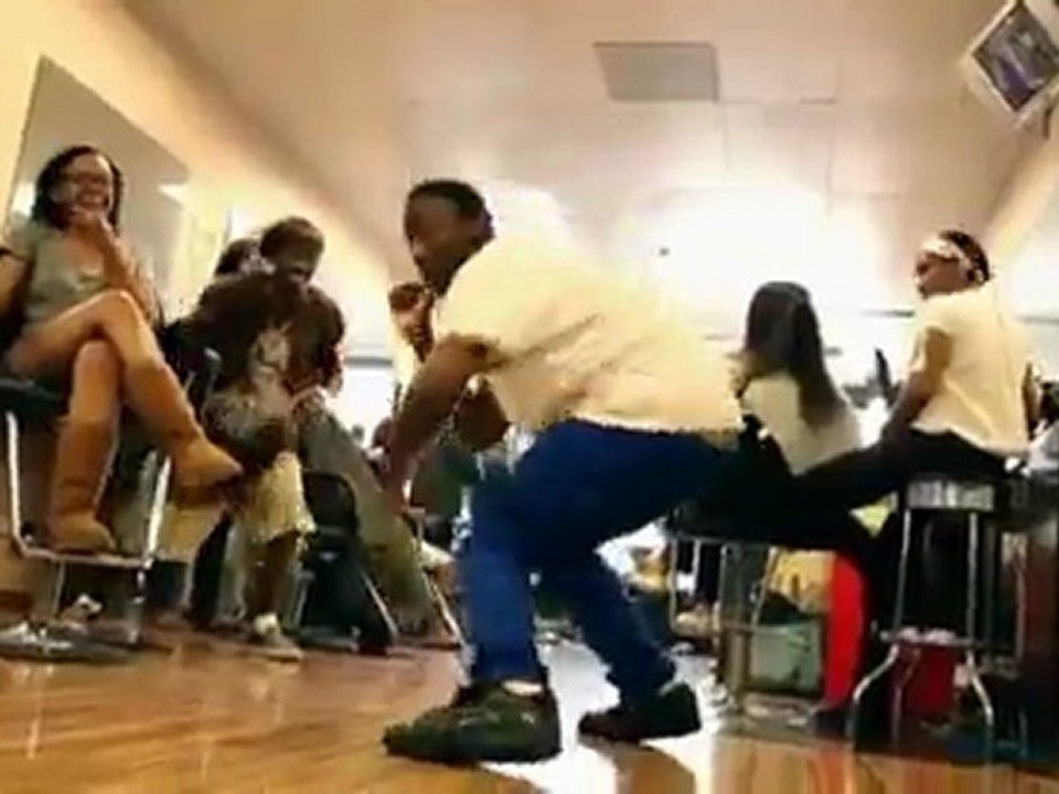 Cali Swag District - Teach Me How To Dougie (Of...
