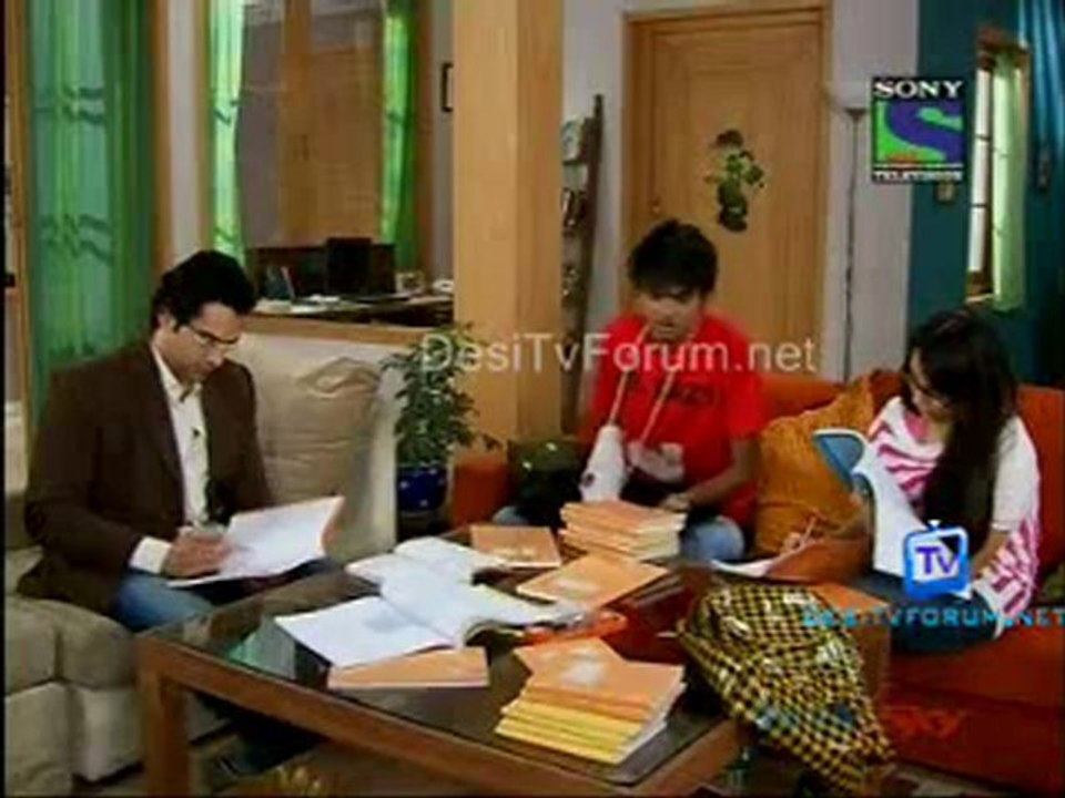 Parvarish Kuch Khatti Kuch Meethi - 30th December 2011 Watch p4