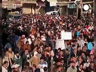 Suriye ordusu gözlemcilere aldırmadan vuruyor