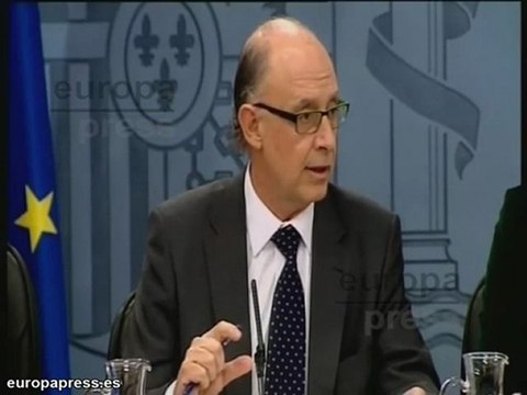 El Gobierno de Rajoy presenta sus primeros recortes