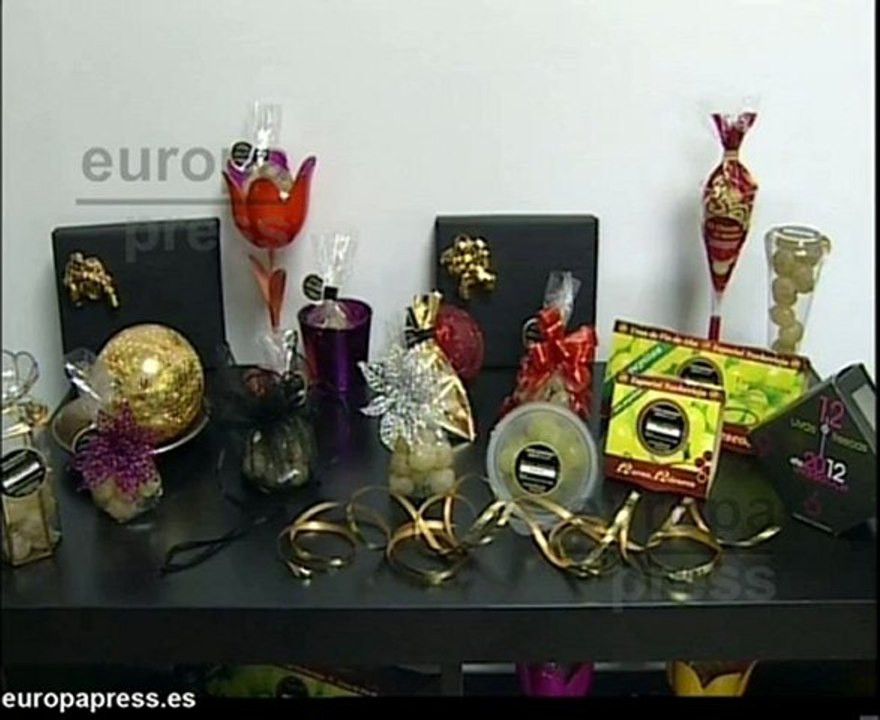 Nochevieja gourmet con uvas espolvoreadas con oro