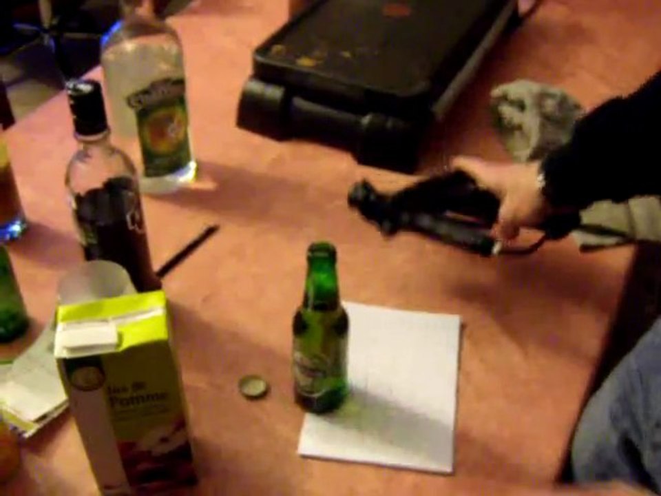 TEST N°24 : Peut-on décapsuler une bière avec la crosse d'un lanceur de paintball ?