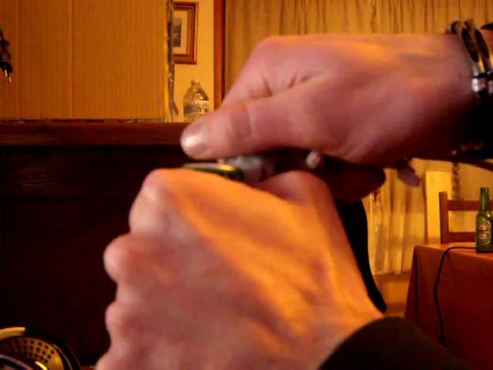 TEST N°26 : Peut-on décapsuler une bière avec un rat congelé ?