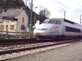 TGV Brest-Paris passage à La Roche Maurice voie 1