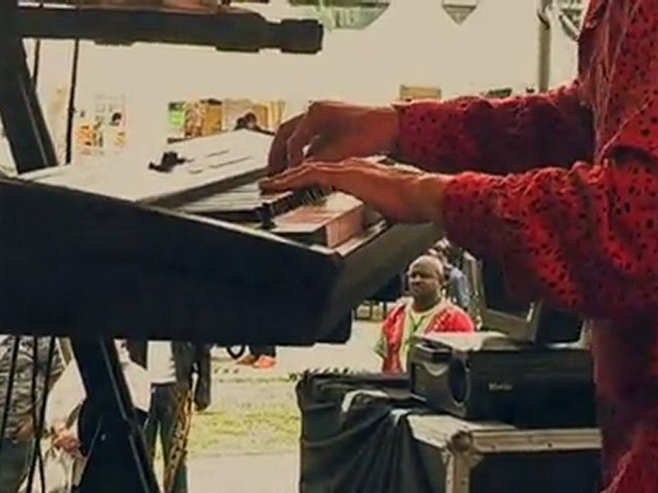 Jenny Bell - Kikariki Song