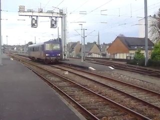 Guingamp X2139 pour Carhaix voie 5 le ven 9 oct 2009
