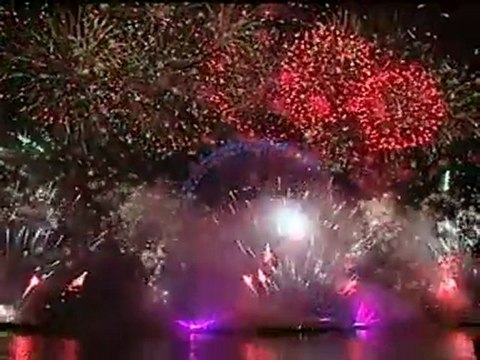 Big Ben fireworks wow New Year crowds