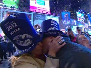 Lady Gaga kicks off 2012 in Times Square