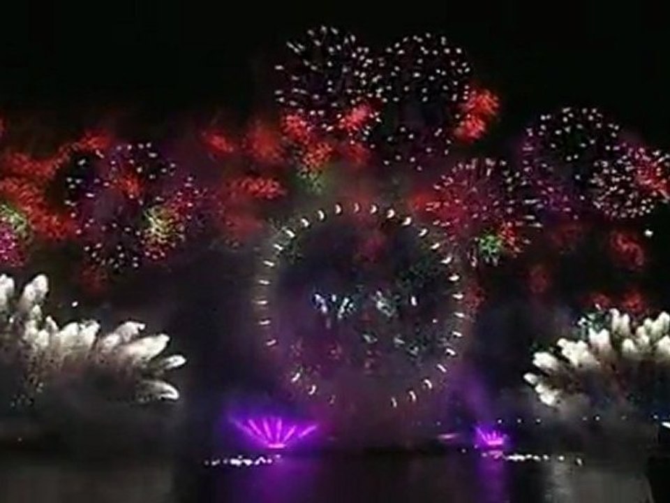 London rings in 2012