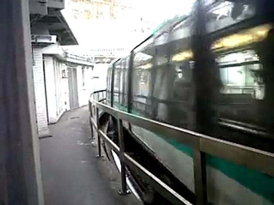 MP89 en direction de château de vincenne M1